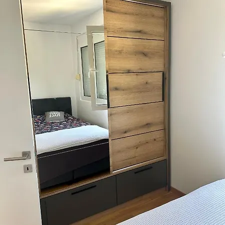 Luxe Blue Lagoon Apartment
